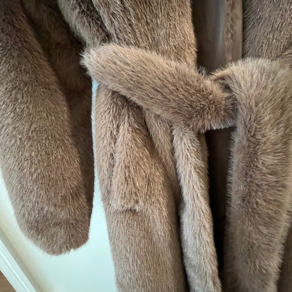 Rebecca Minkoff maxi length faux fur hooded belted wrap coat - Picture 4 of 7